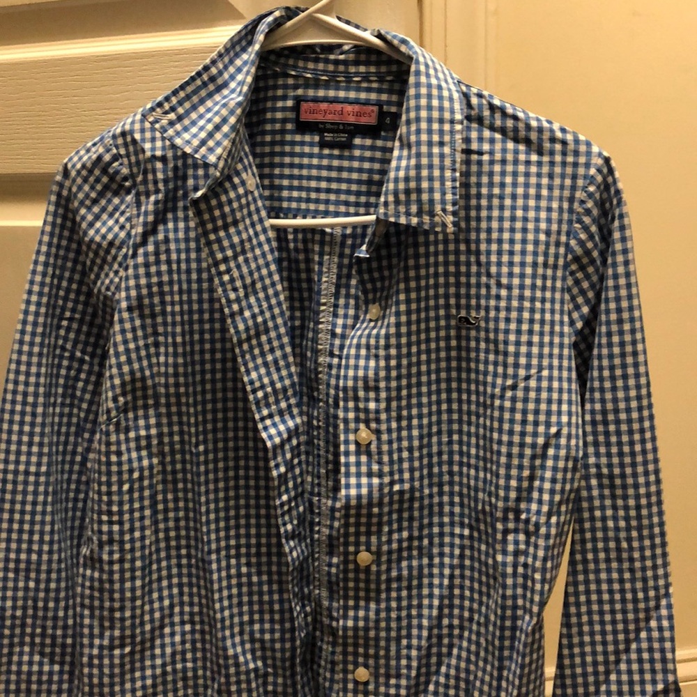 Womens Vineyard Vines Button down size 4